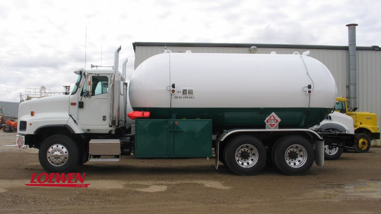 Bobtail Trailer